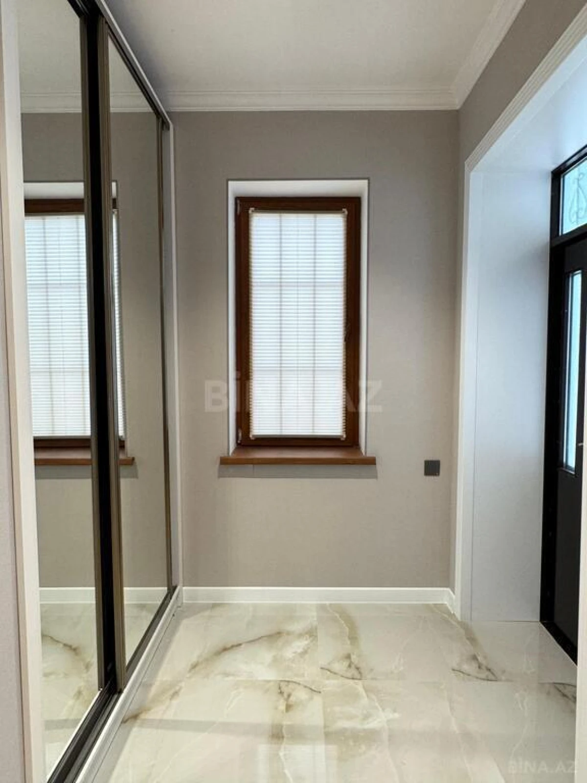 Satılır 6 otaqlı həyət evi 200 m²