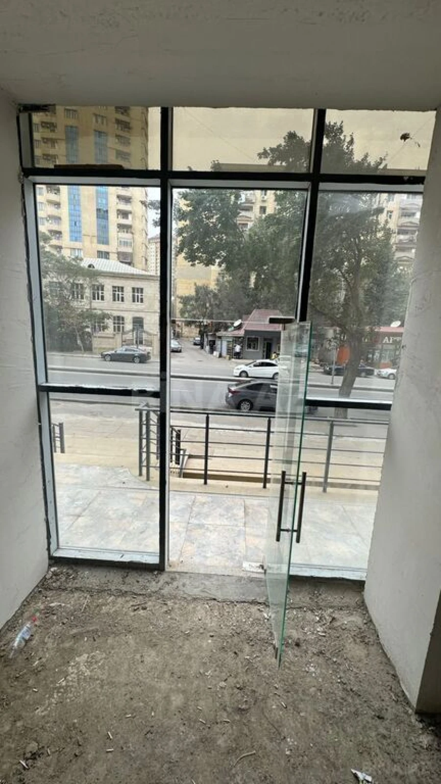 Satılır obyekt 60 m²