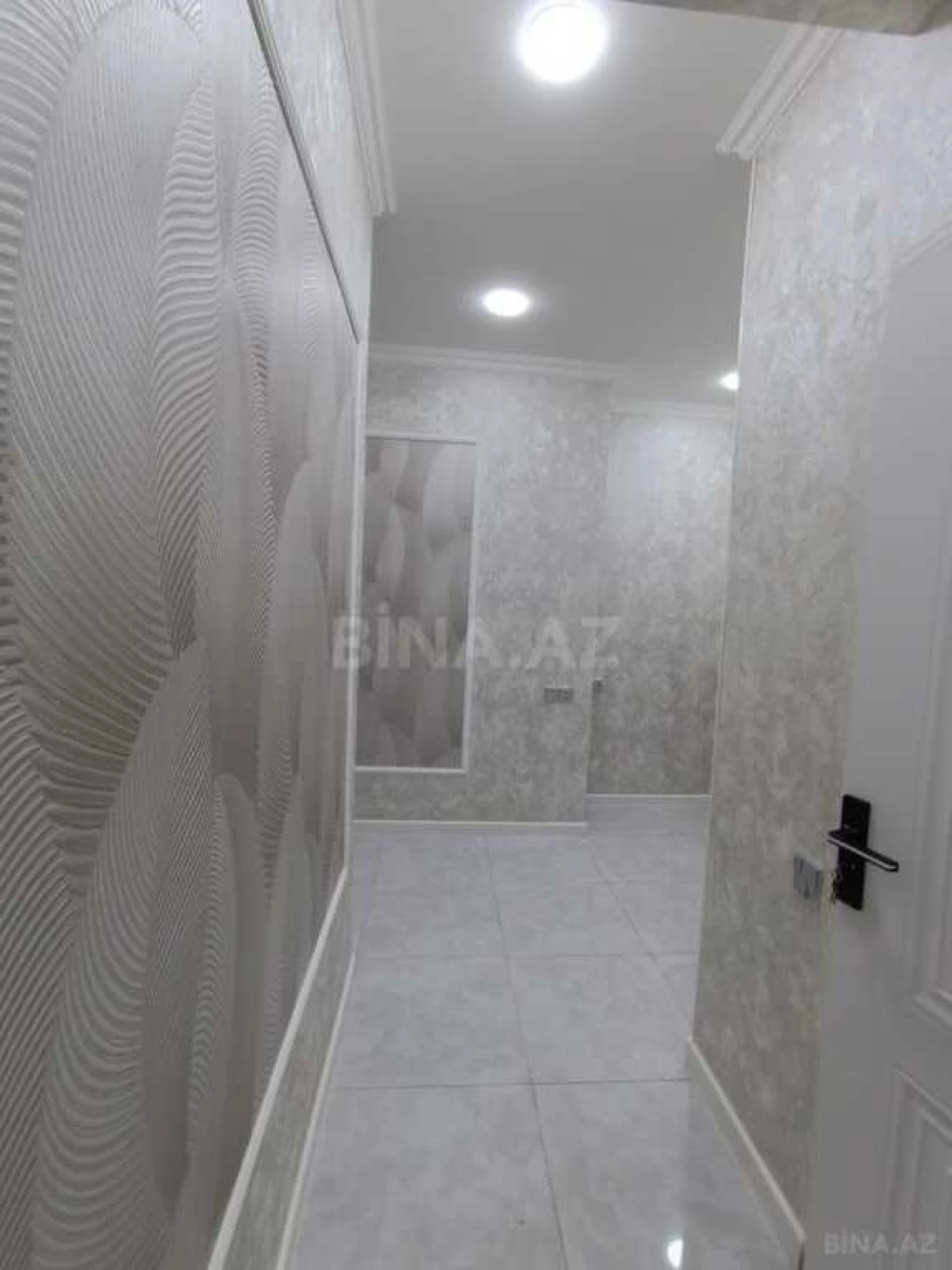 Satılır 2 otaqlı mənzil 61 m²