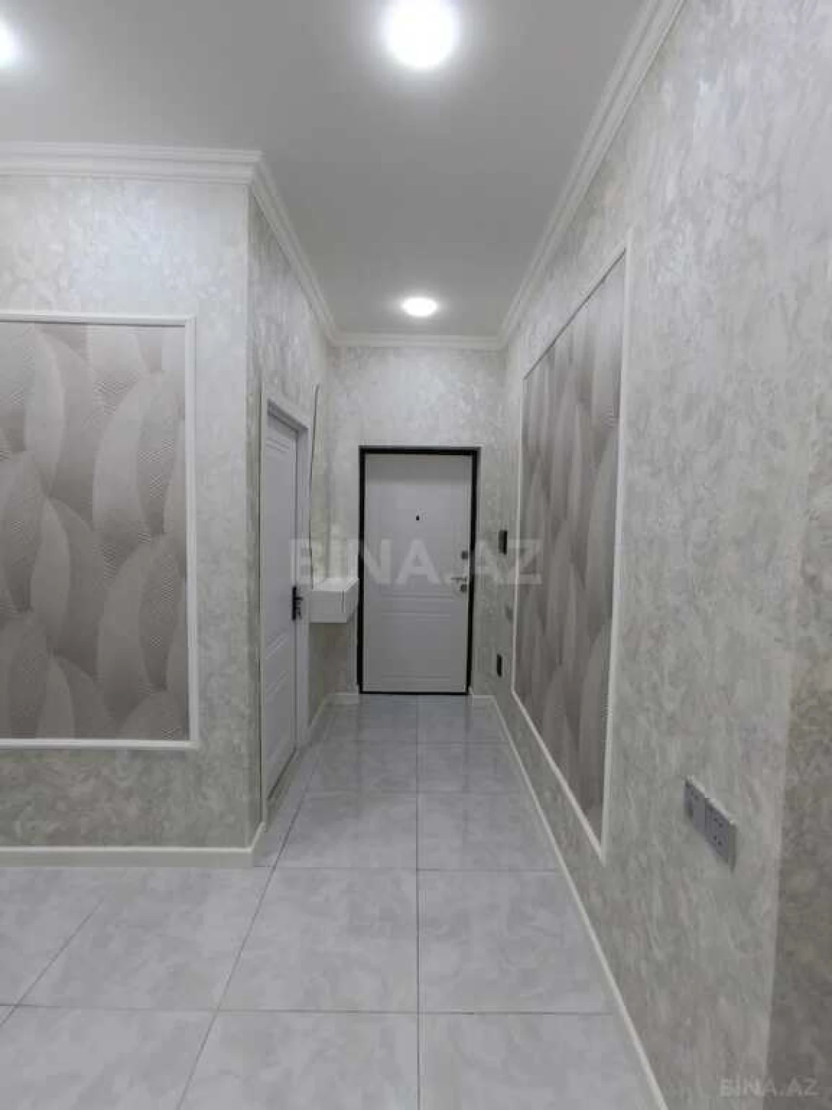 Satılır 2 otaqlı mənzil 61 m²