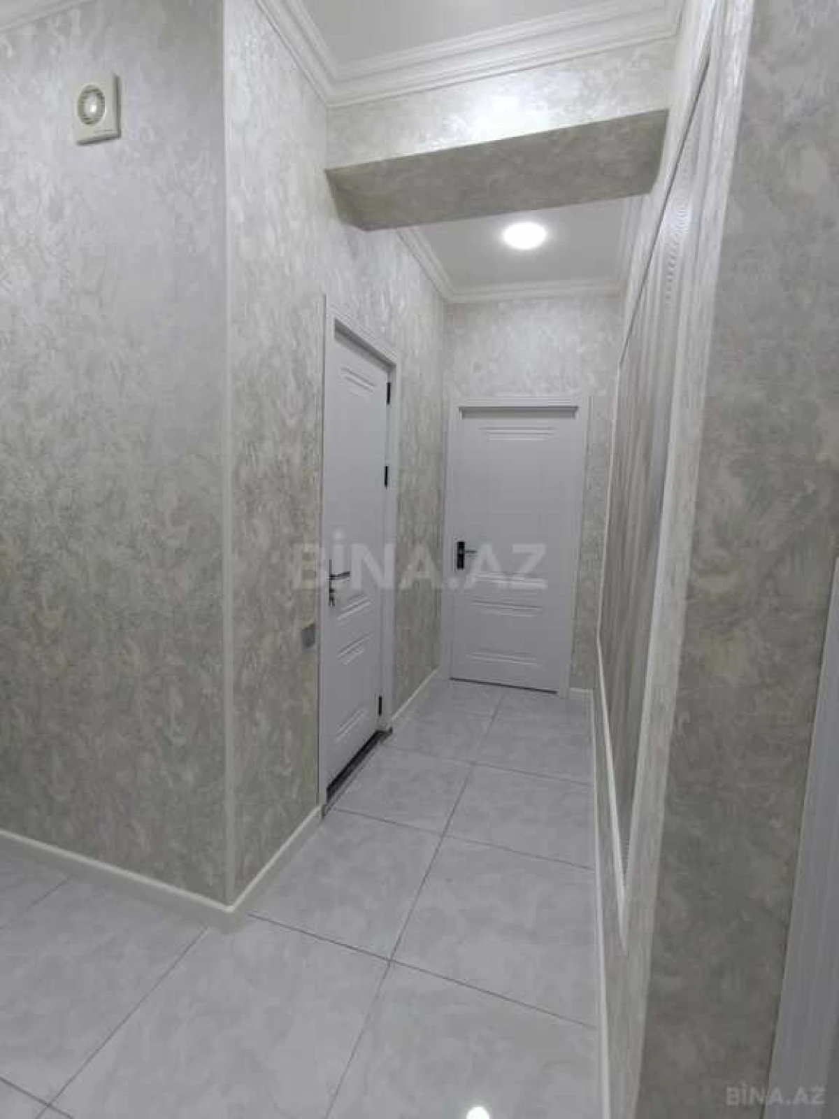 Satılır 2 otaqlı mənzil 61 m²