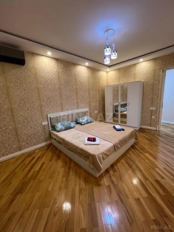 Kirayə verilir 3 otaqlı mənzil 150 m²