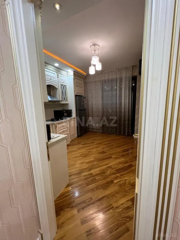 Kirayə verilir 3 otaqlı mənzil 150 m²