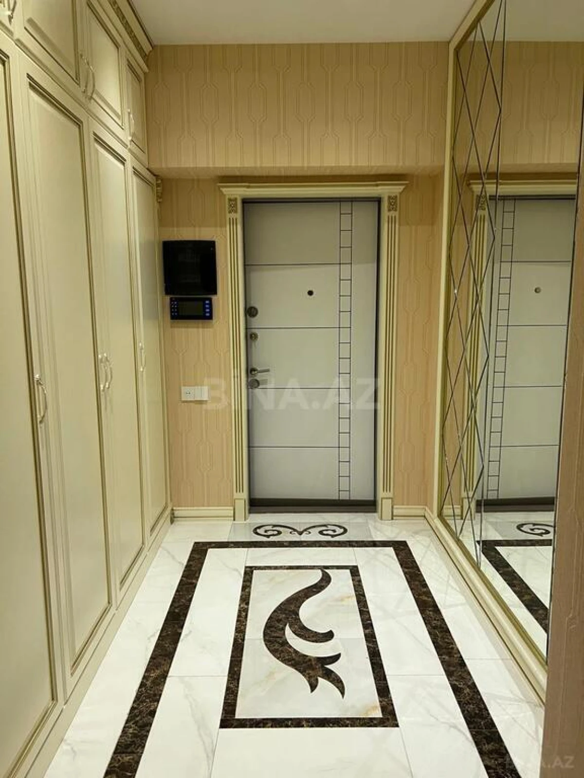 Kirayə verilir 3 otaqlı mənzil 150 m²