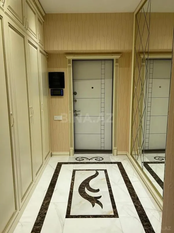 Kirayə verilir 3 otaqlı mənzil 150 m²