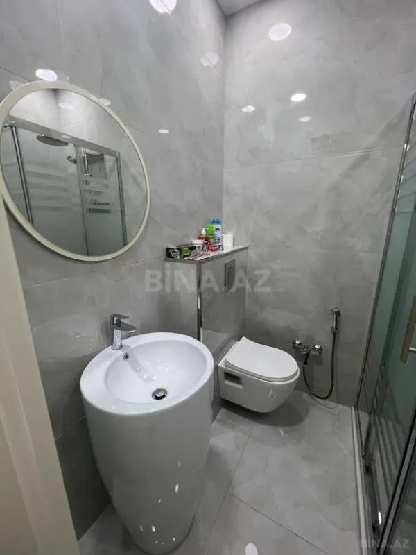 Kirayə verilir 4 otaqlı mənzil 180 m²
