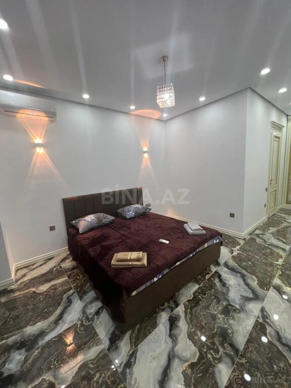 Kirayə verilir 4 otaqlı mənzil 180 m²