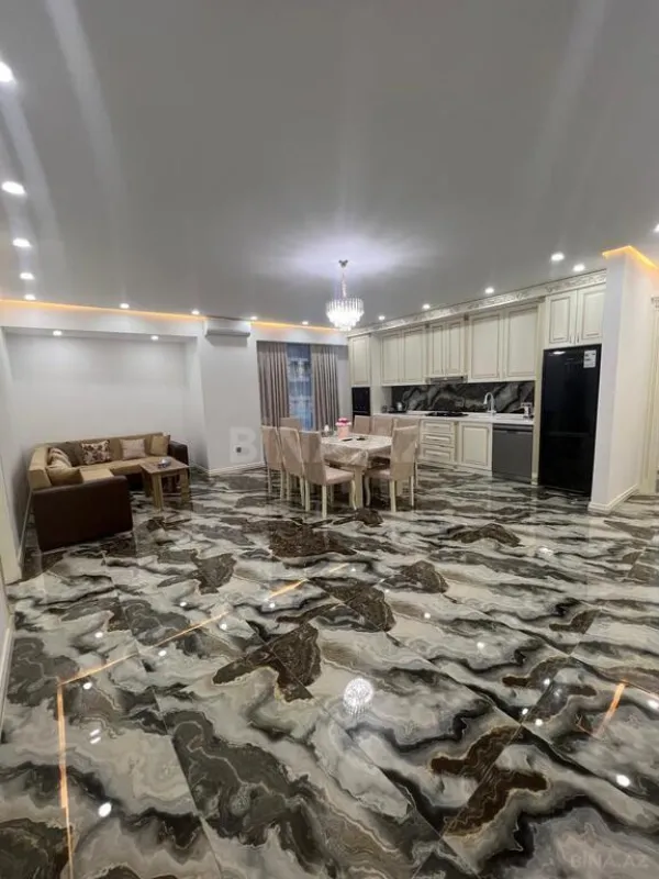 Kirayə verilir 4 otaqlı mənzil 180 m²