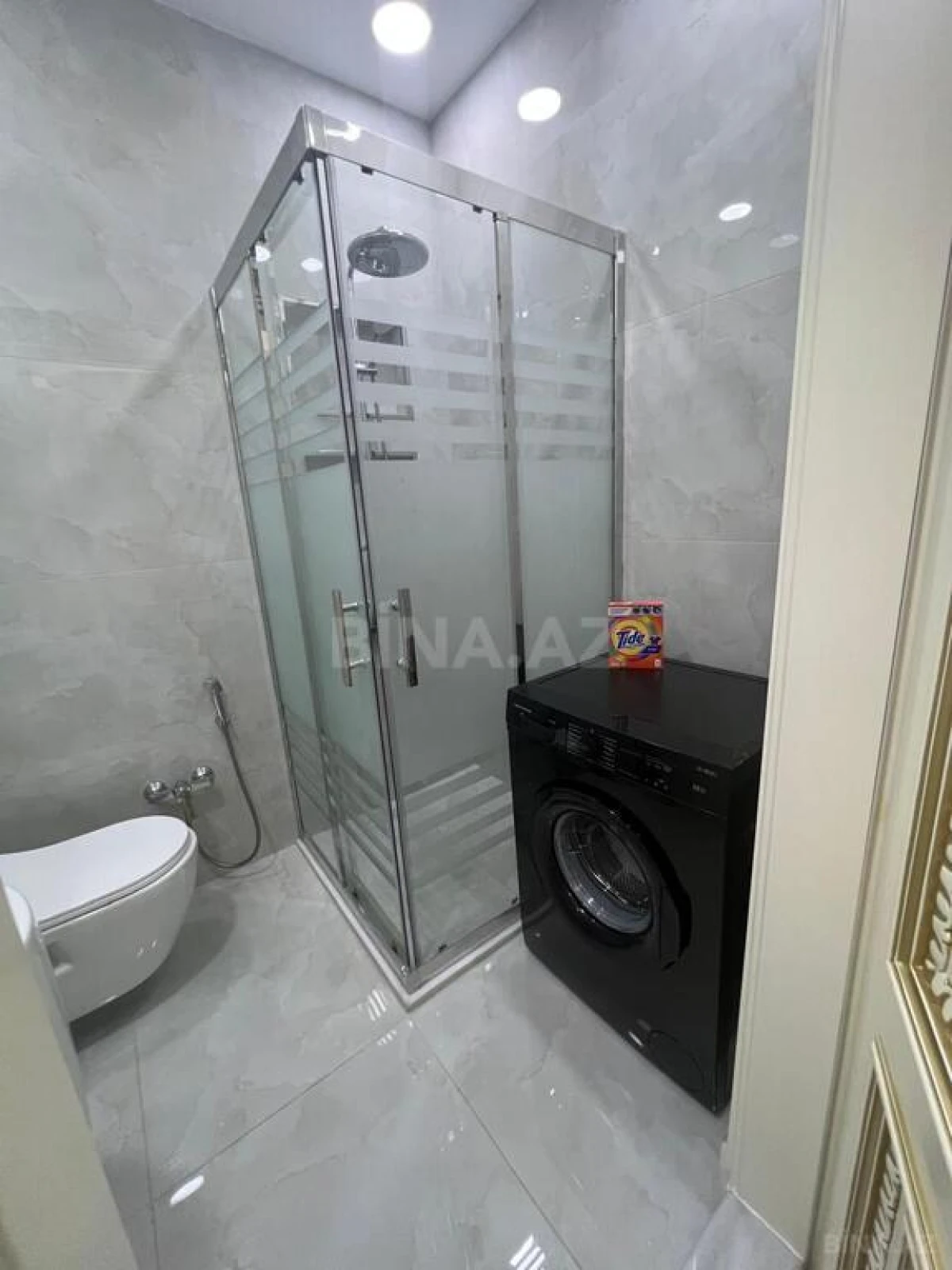 Kirayə verilir 4 otaqlı mənzil 180 m²