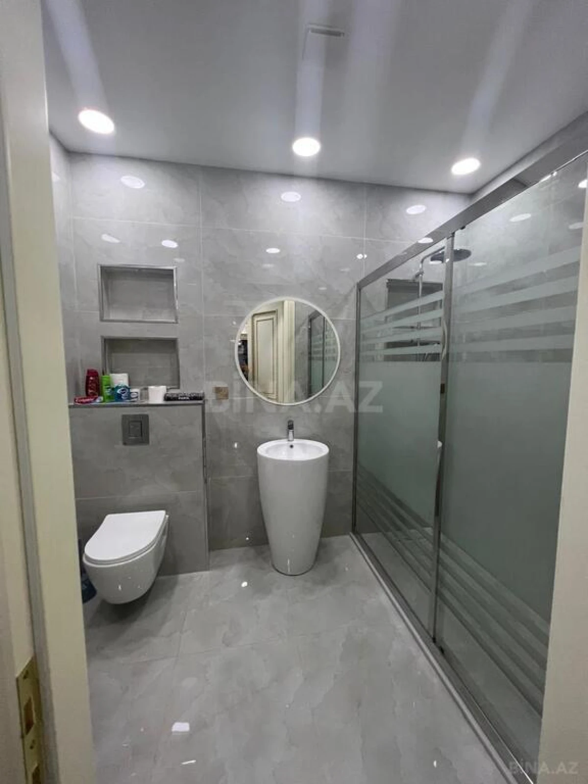 Kirayə verilir 4 otaqlı mənzil 180 m²