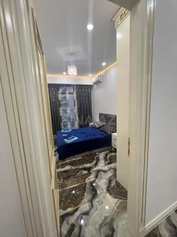 Kirayə verilir 4 otaqlı mənzil 180 m²
