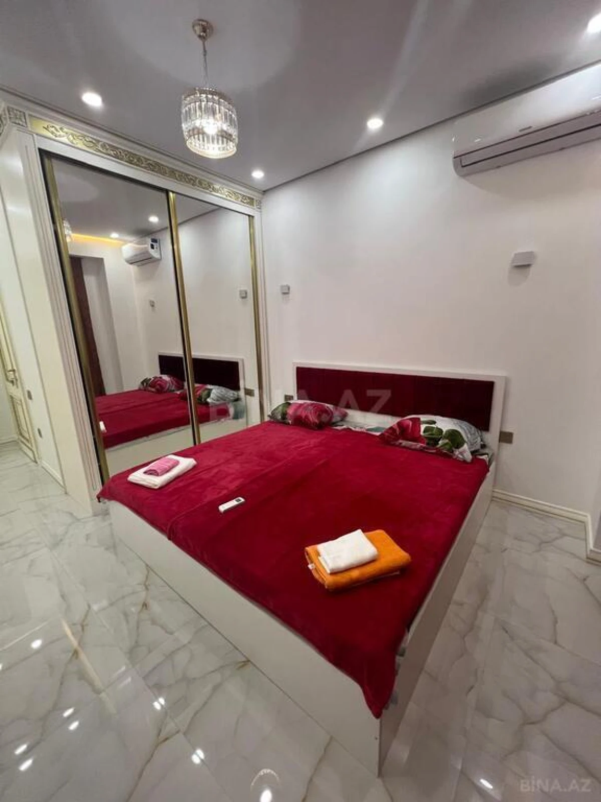 Kirayə verilir 4 otaqlı mənzil 180 m²