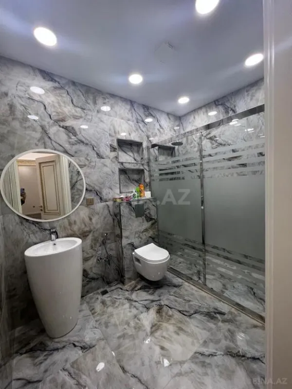 Kirayə verilir 5 otaqlı mənzil 220 m²