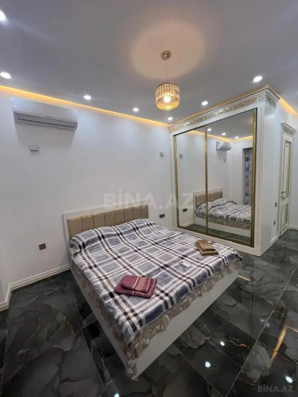Kirayə verilir 5 otaqlı mənzil 220 m²