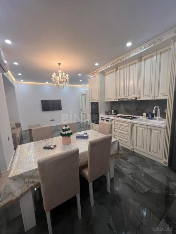 Kirayə verilir 5 otaqlı mənzil 220 m²