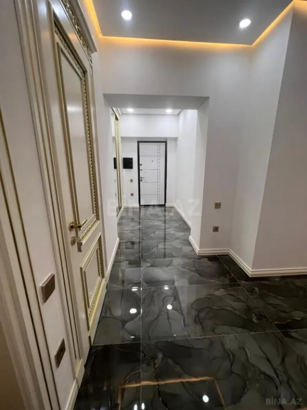 Kirayə verilir 5 otaqlı mənzil 220 m²