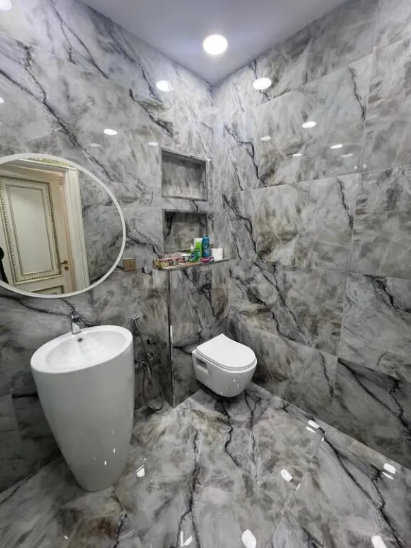 Kirayə verilir 5 otaqlı mənzil 220 m²