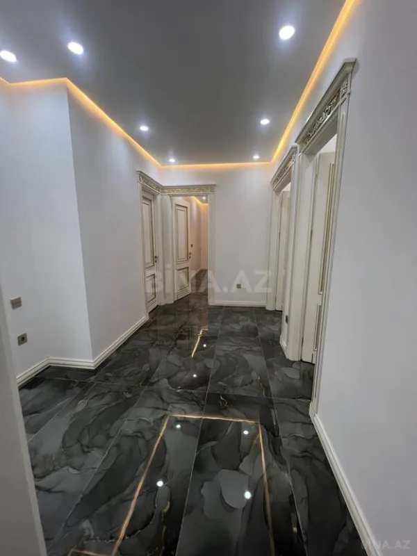 Kirayə verilir 5 otaqlı mənzil 220 m²
