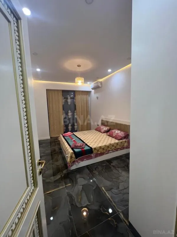 Kirayə verilir 5 otaqlı mənzil 220 m²