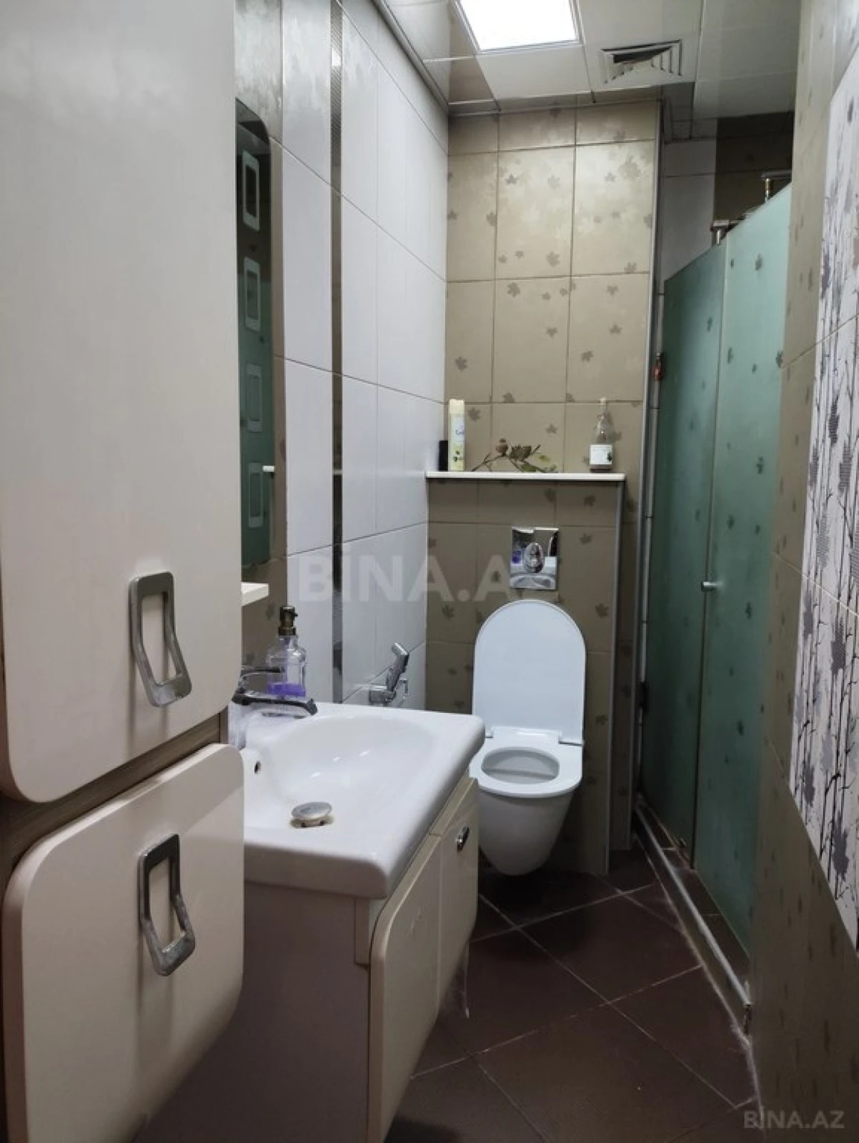 Satılır 5 otaqlı mənzil 200 m²