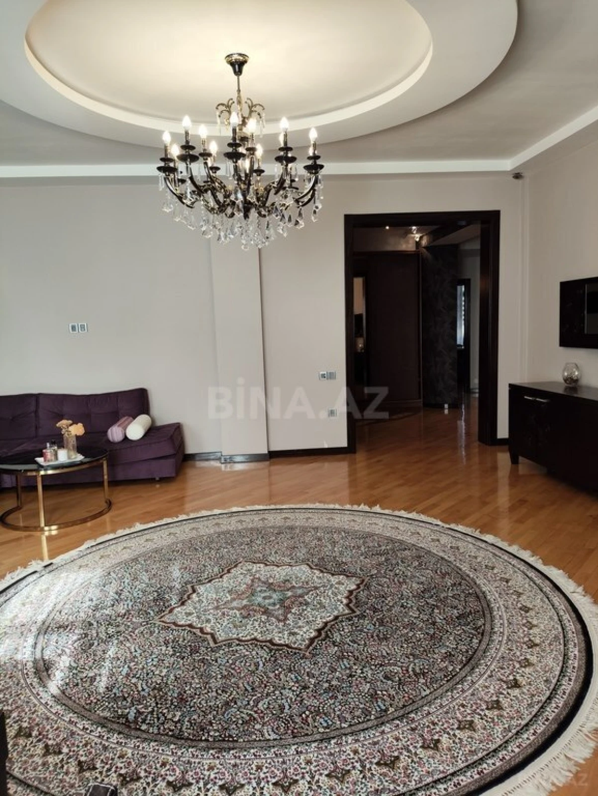 Satılır 5 otaqlı mənzil 200 m²