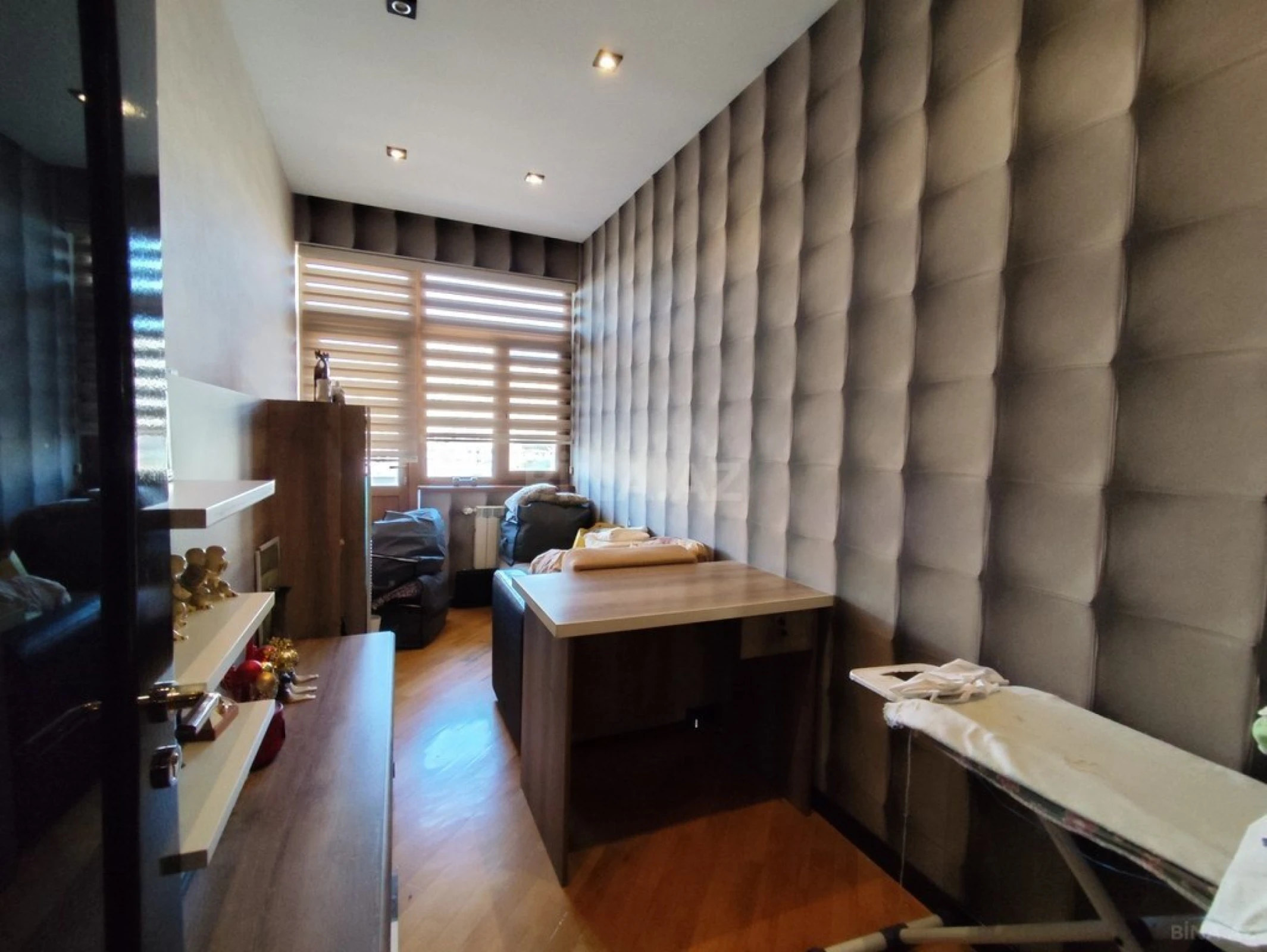 Satılır 5 otaqlı mənzil 200 m²