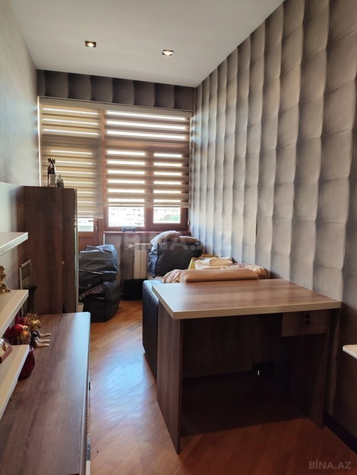 Satılır 5 otaqlı mənzil 200 m²