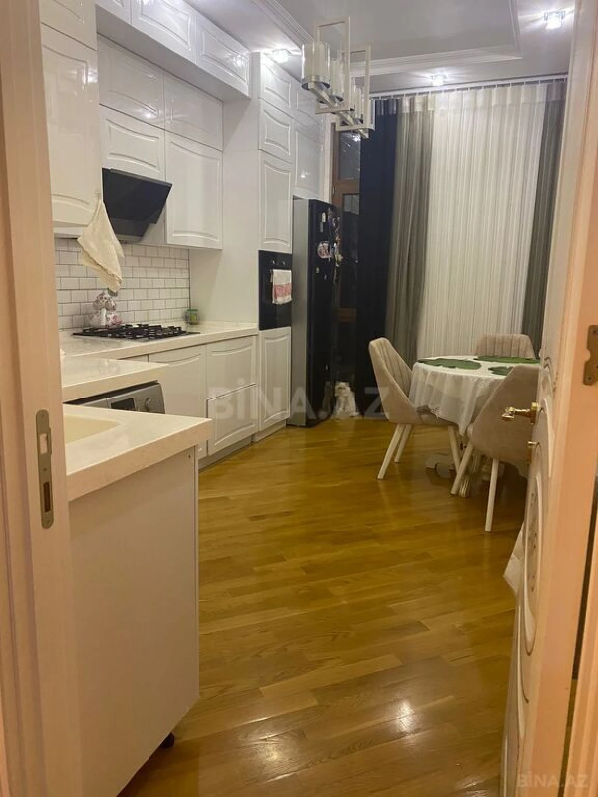 Satılır 3 otaqlı mənzil 105 m²