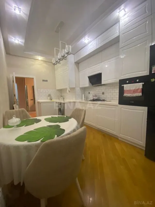 Satılır 3 otaqlı mənzil 105 m²