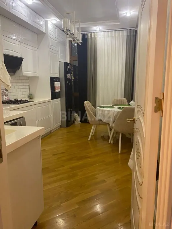 Satılır 3 otaqlı mənzil 105 m²
