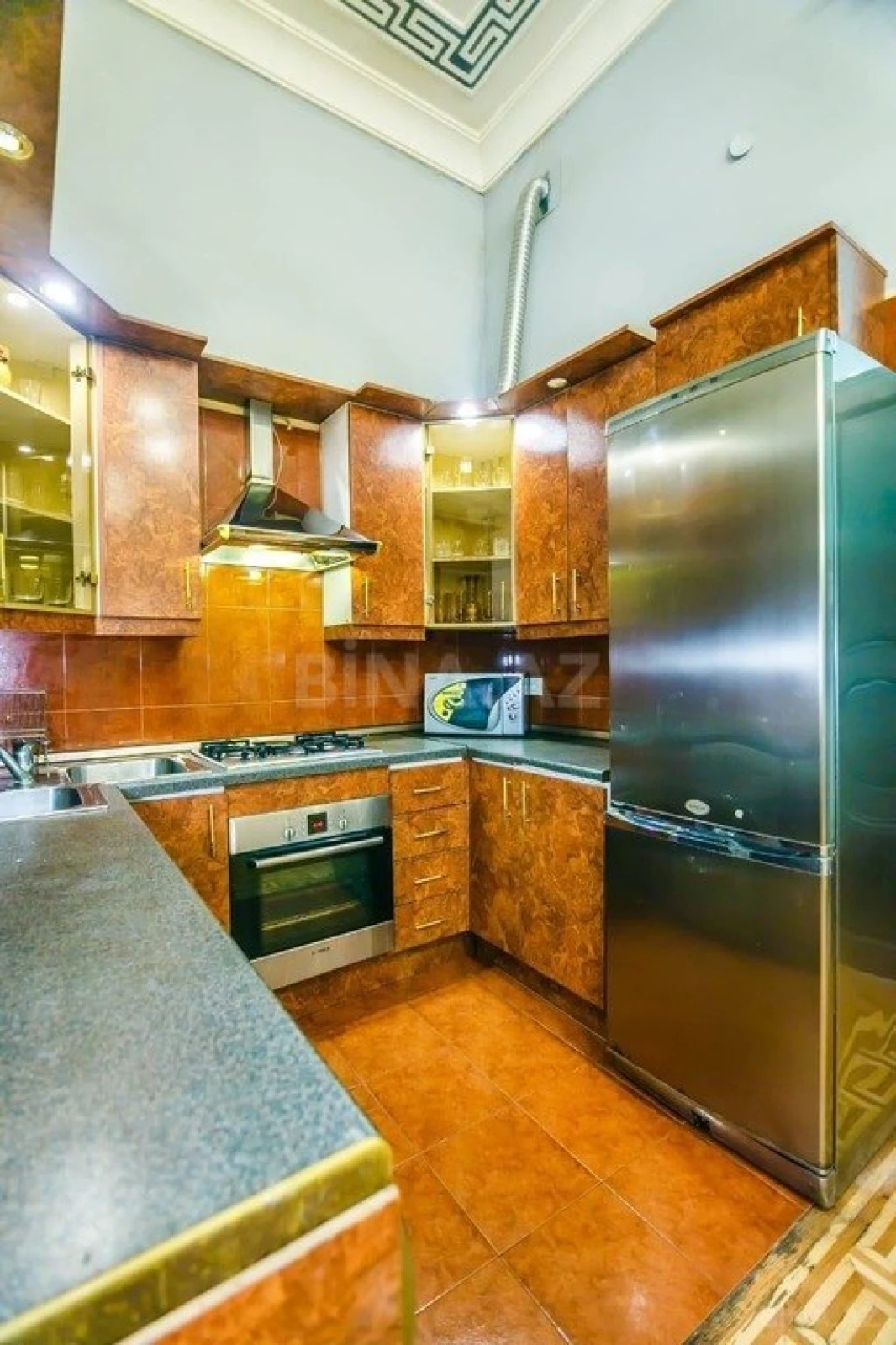 Satılır 4 otaqlı mənzil 130 m²