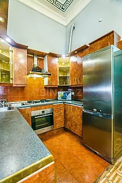 Satılır 4 otaqlı mənzil 130 m²