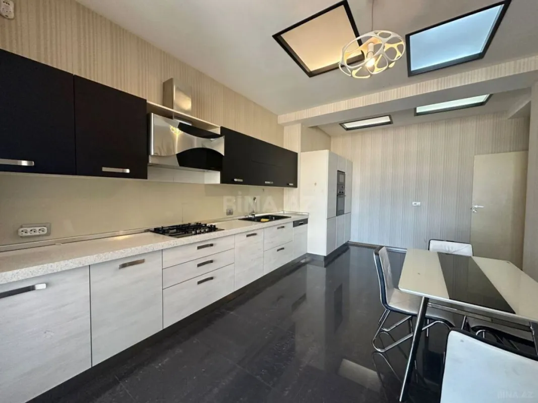 Kirayə verilir 4 otaqlı mənzil 220 m²