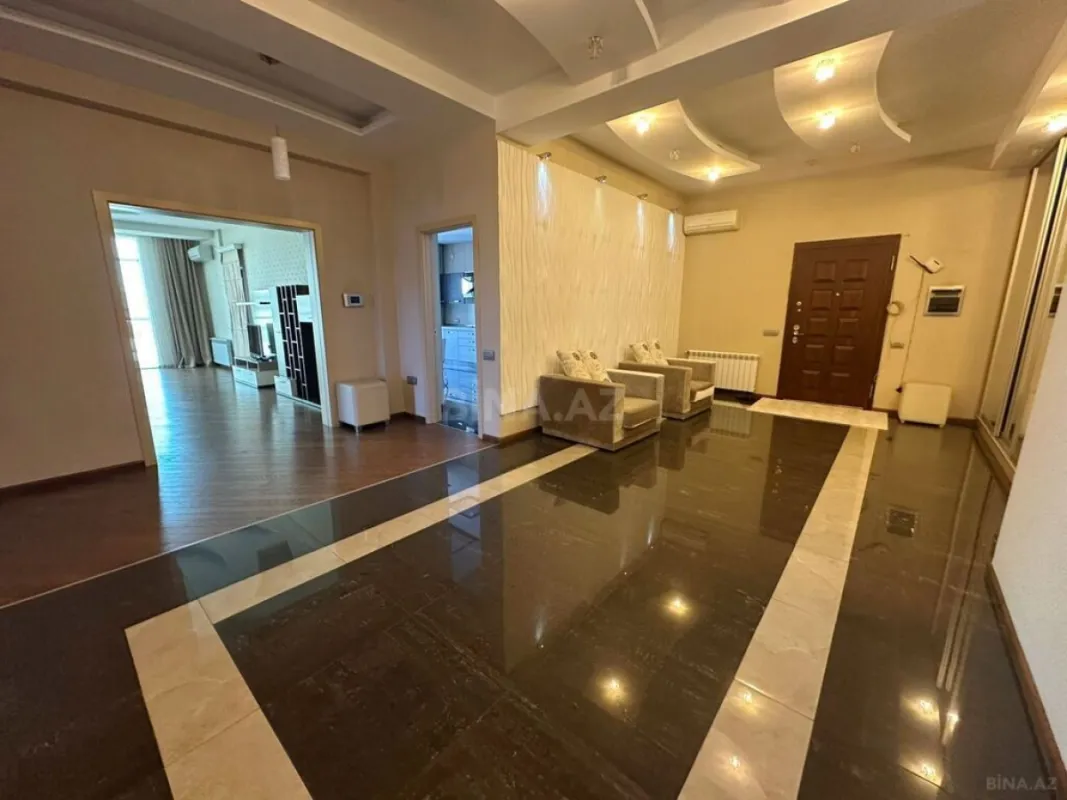 Kirayə verilir 4 otaqlı mənzil 220 m²