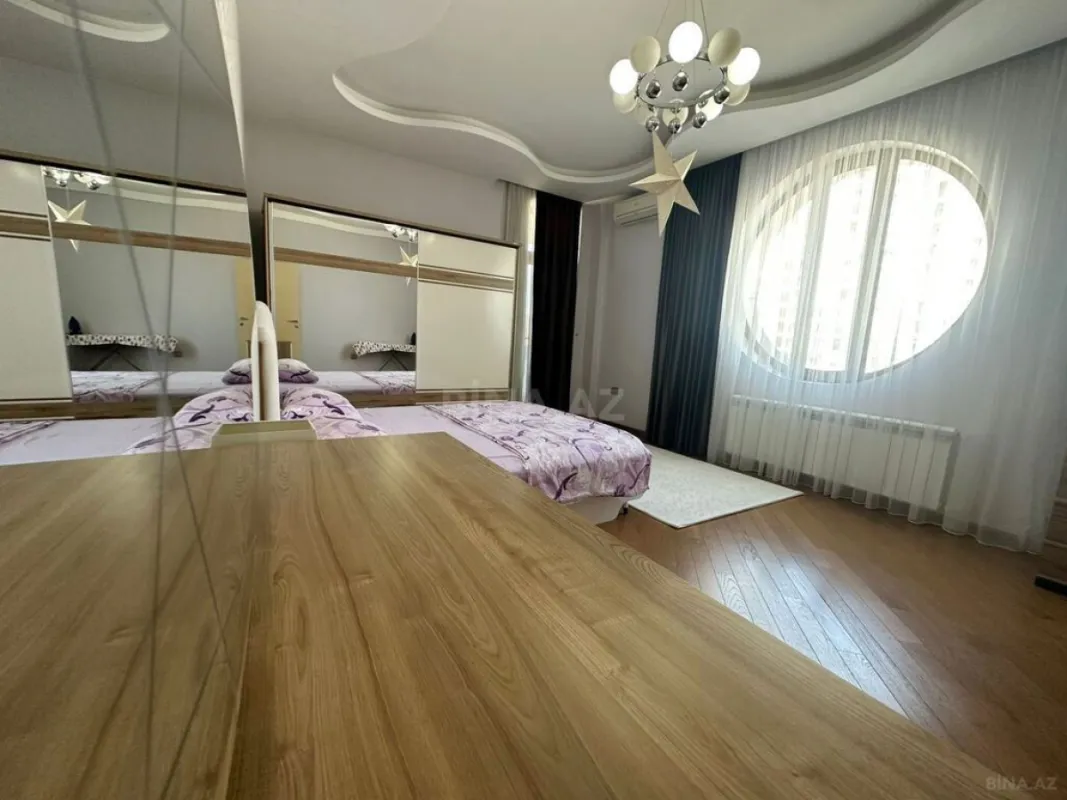 Kirayə verilir 4 otaqlı mənzil 220 m²