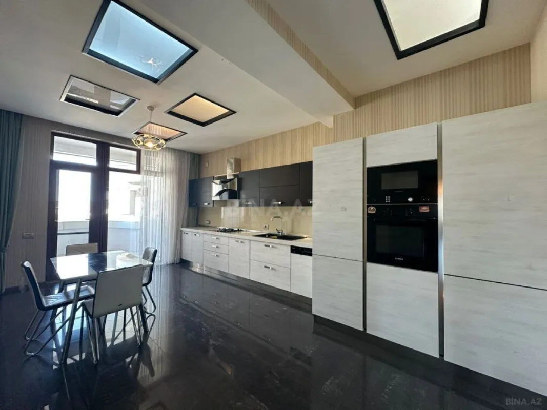 Kirayə verilir 4 otaqlı mənzil 220 m²