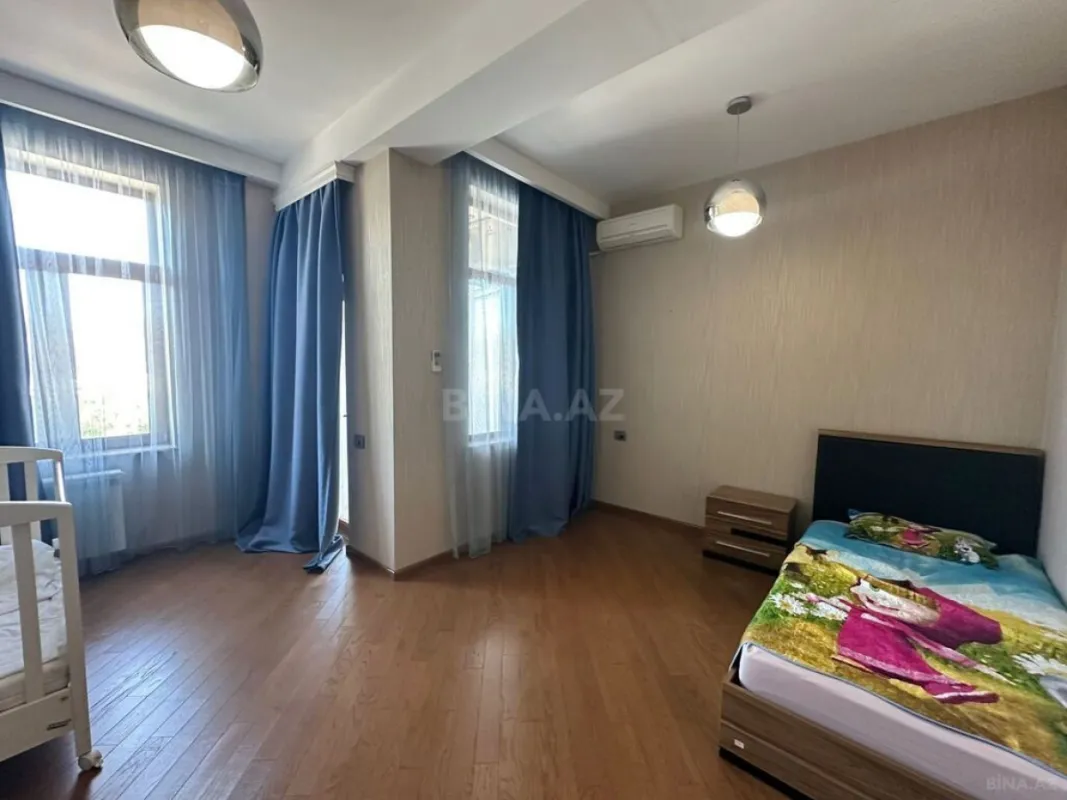 Kirayə verilir 4 otaqlı mənzil 220 m²