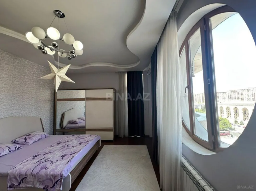 Kirayə verilir 4 otaqlı mənzil 220 m²