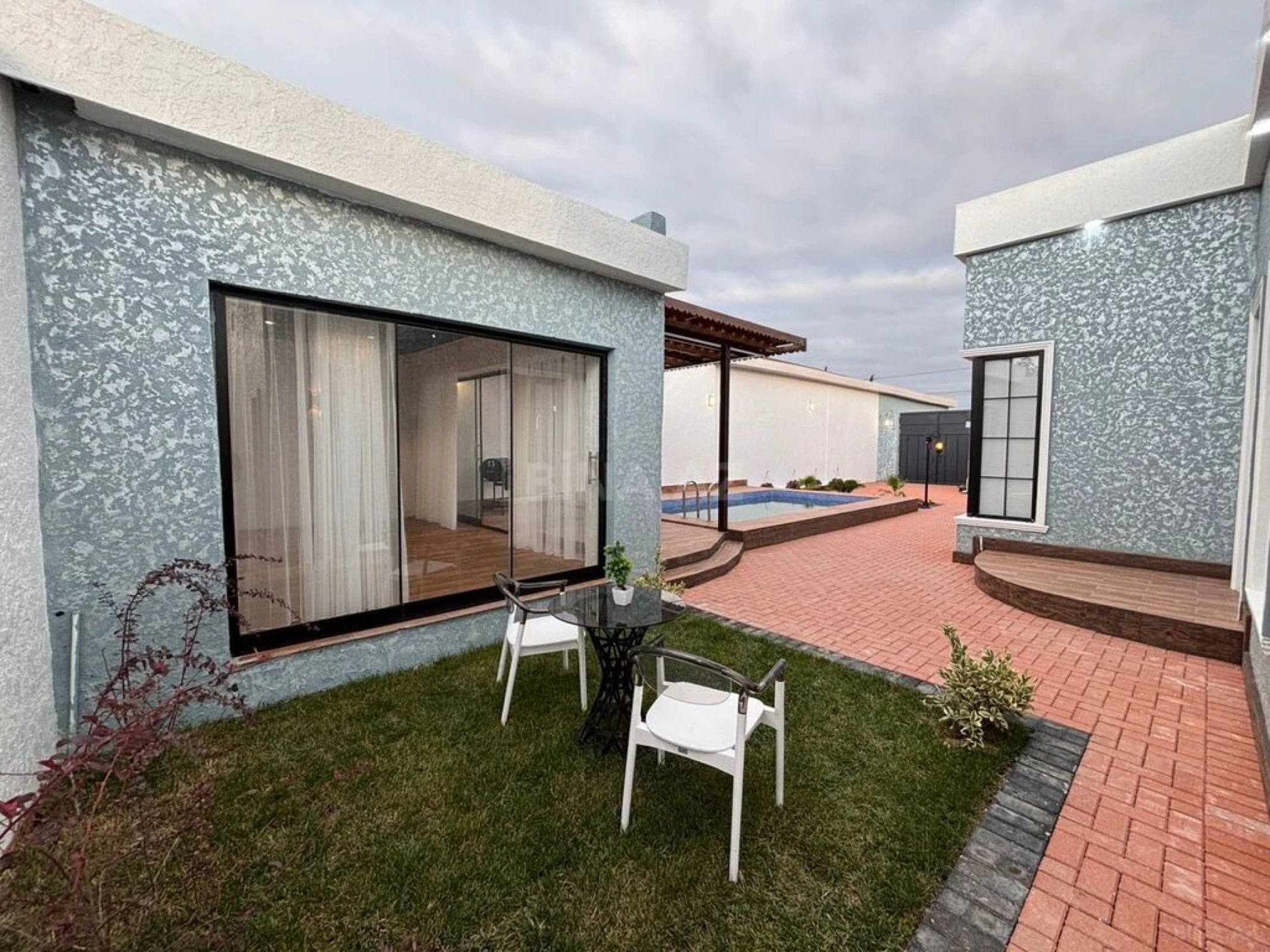 Satılır 4 otaqlı həyət evi 170 m²