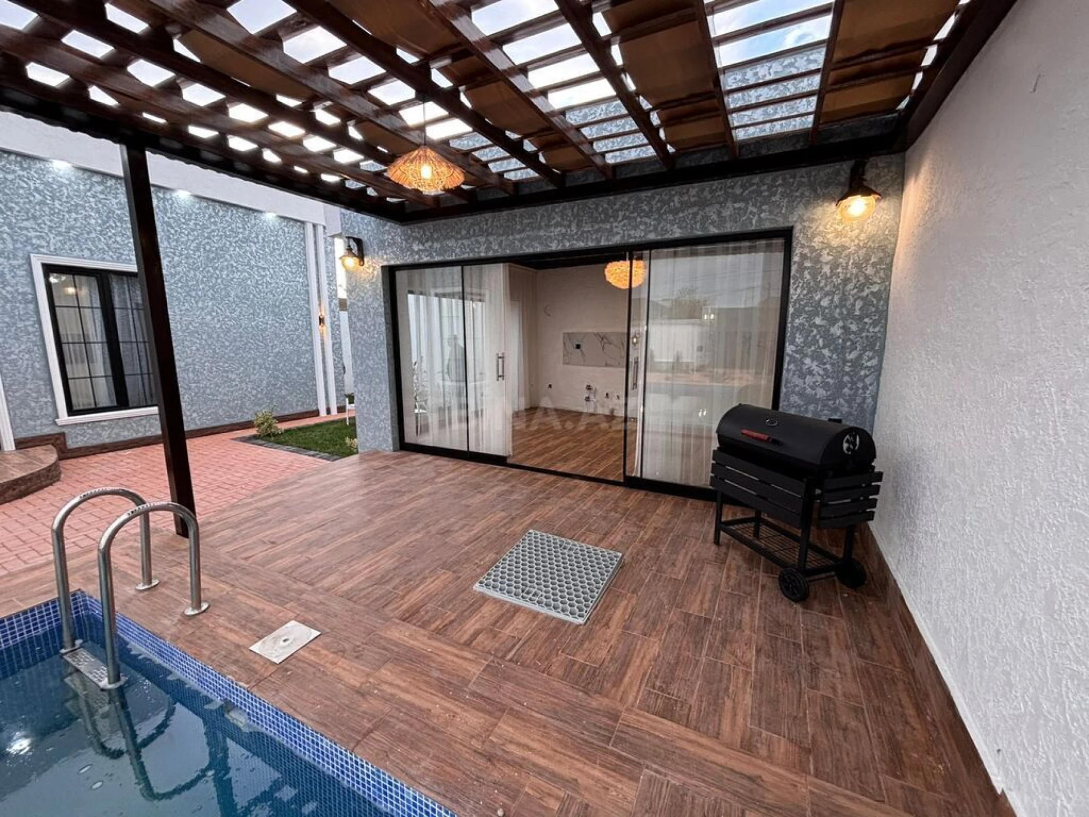 Satılır 4 otaqlı həyət evi 170 m²