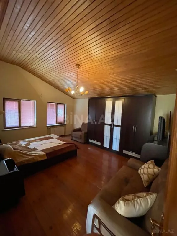 Satılır 10 otaqlı həyət evi 470 m²