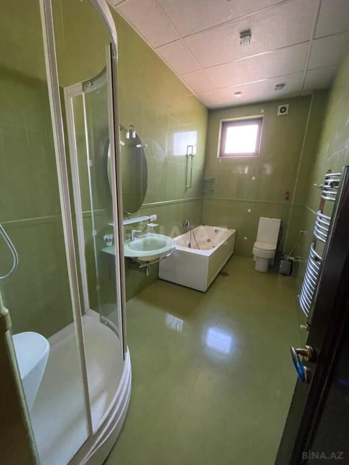 Satılır 10 otaqlı həyət evi 470 m²