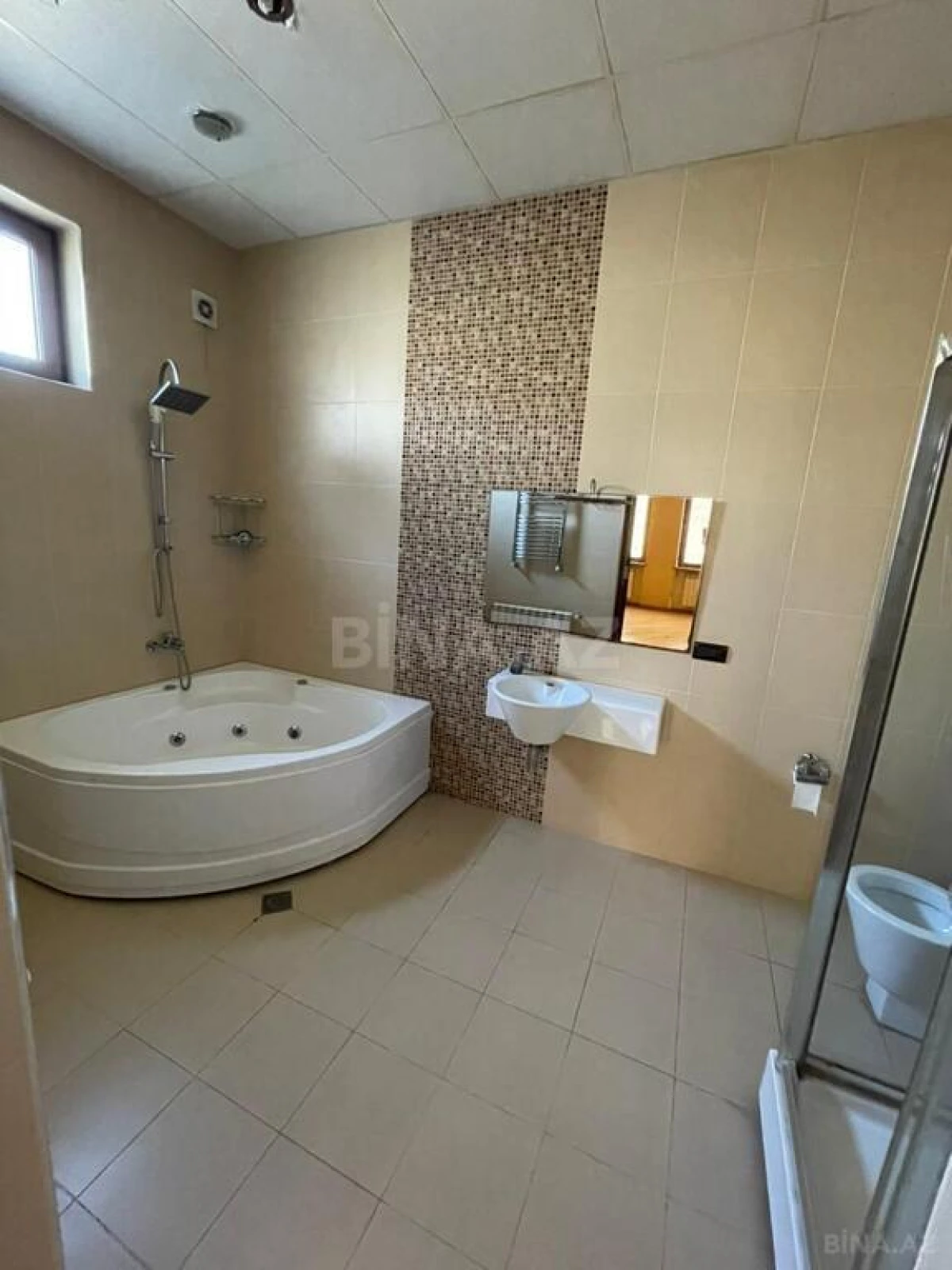 Satılır 10 otaqlı həyət evi 470 m²