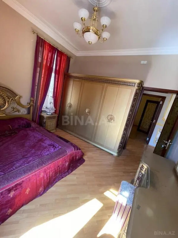Satılır 10 otaqlı həyət evi 470 m²