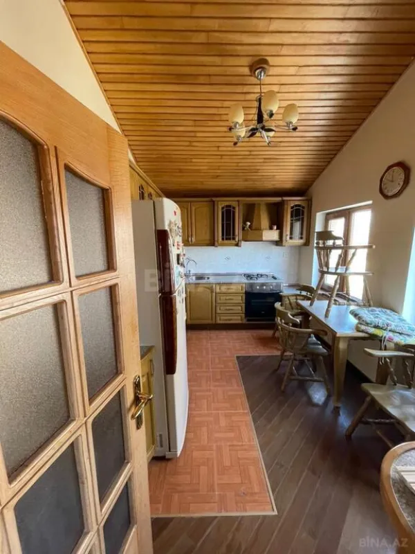 Satılır 10 otaqlı həyət evi 470 m²