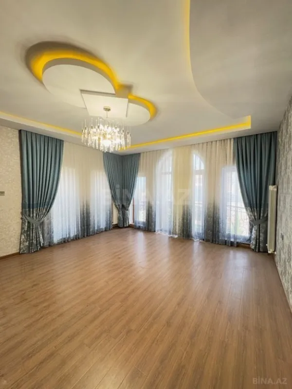Satılır 6 otaqlı həyət evi 350 m²