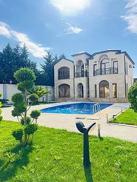Satılır 6 otaqlı həyət evi 350 m²