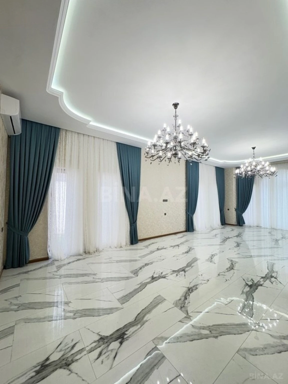 Satılır 6 otaqlı həyət evi 350 m²