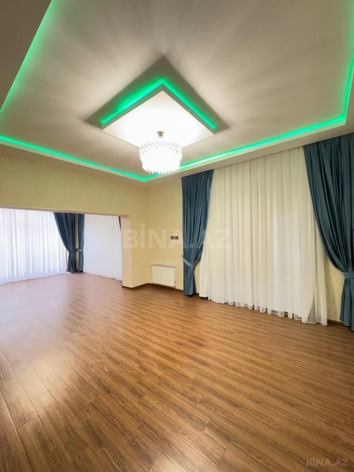Satılır 6 otaqlı həyət evi 350 m²