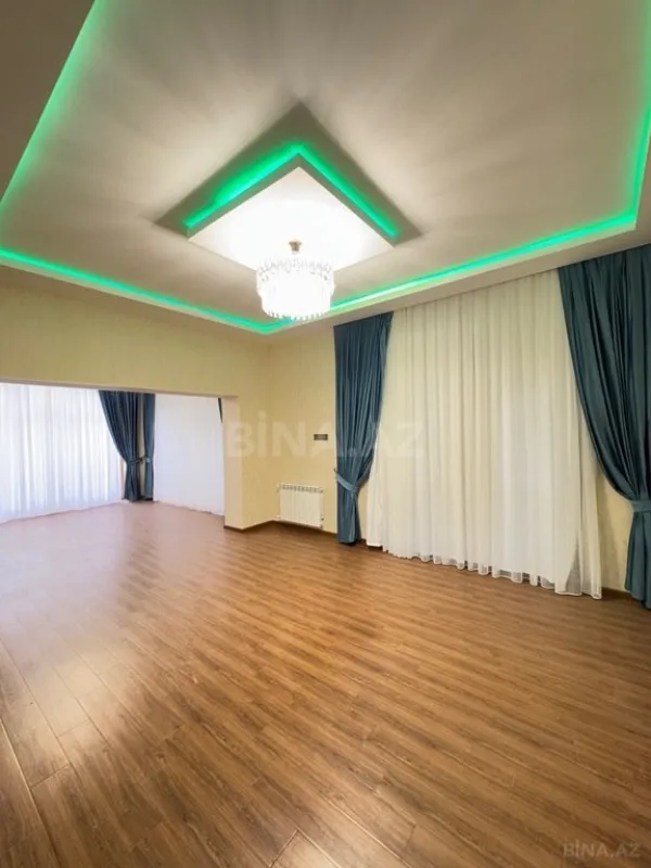 Satılır 6 otaqlı həyət evi 350 m²